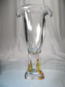 Vase en cristal transparent forme lys Pièce unique signée Jablonski