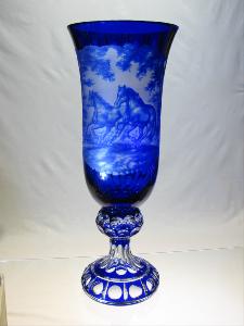 Vase "chevaux" en Cristal de Bohème Bleu cobalt