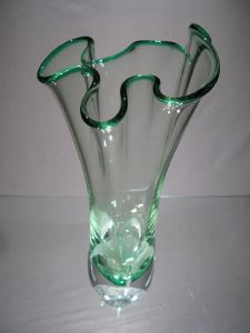 Vase Cristal Vert ; pièce unique signée