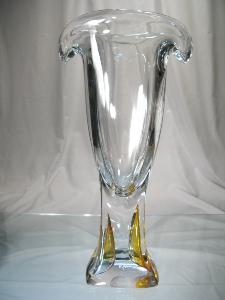 Vase en cristal transparent forme lys Pièce unique signée Jablonski