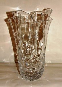 Vase torsadé en éventail cristal bullé