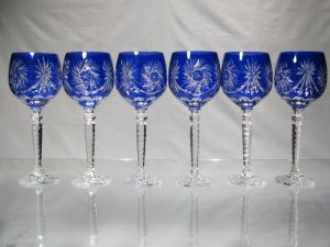 Verres à vin couleur Bleu taille Diamant Cristal de Bohème 