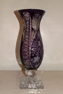 Vase violet en cristal