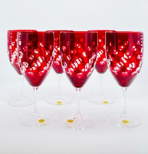 Verres élégants boules rouge rubis en cristal bohème