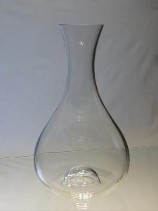 Carafe à vin moderne ouverte