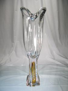 Vase en cristal transparent forme lys Pièce unique signée Jablonski